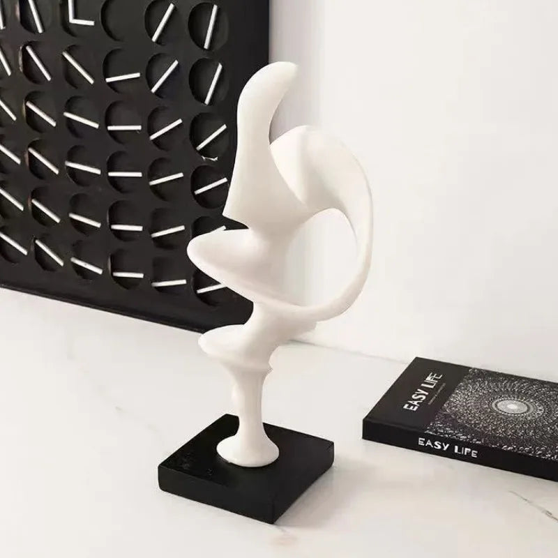 Abstract Miniature Figurine Sculpture – Modern Desktop Decor